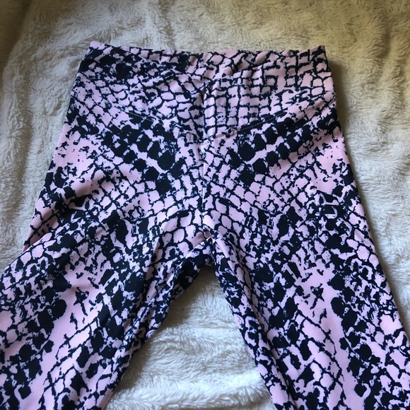 BUNDLE Workout Leggings With Print - Picture 2 of 4